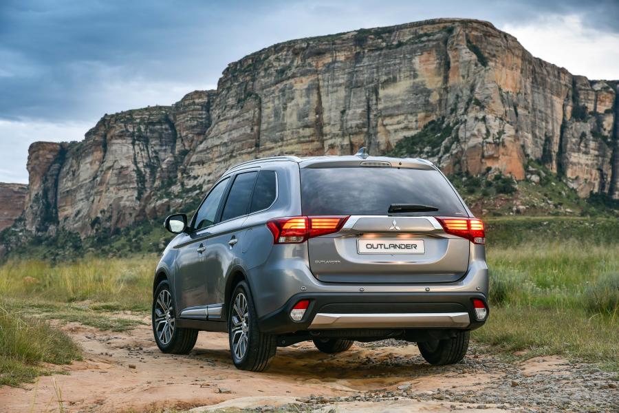  Mitsubishi Outlander 2017 года  (ZA) (фото 3 из 10)